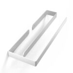 Minimalistyczny wieszak łazienkowy w eleganckim białym wykończeniu, zamontowany na jasnym tle. Składa się z dwóch równoległych ramion o prostym, geometrycznym kształcie, co nadaje mu nowoczesny i subtelny charakter. Idealny do organizacji ręczników w każdej łazience.