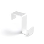 Pojedynczy haczyk na kaloryfer w kolorze biały mat, na białym tle.