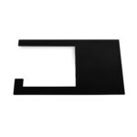 Minimalistyczny uchwyt na papier toaletowy Sora w kolorze matowej czerni, wykonany z jednego giętego elementu metalu, o nowoczesnej i geometrycznej formie – widok z ukosa na białym tle